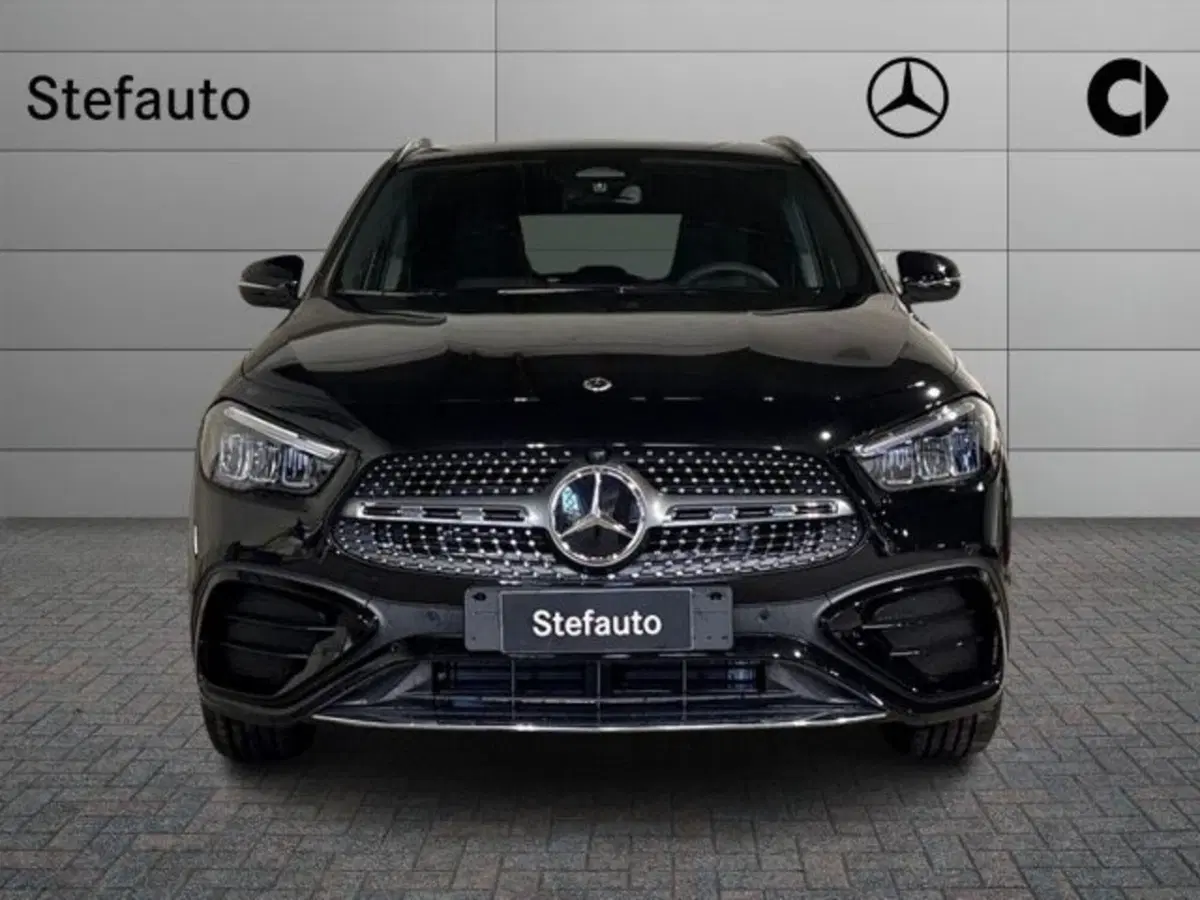 Mercedes-Benz GLA SUV nuova a Bologna (4)