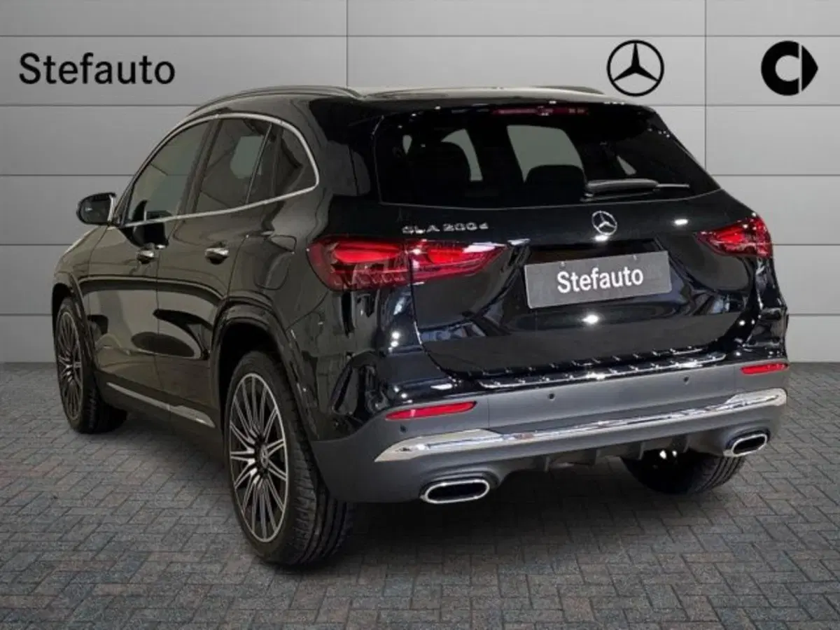 Mercedes-Benz GLA SUV nuova a Bologna (5)