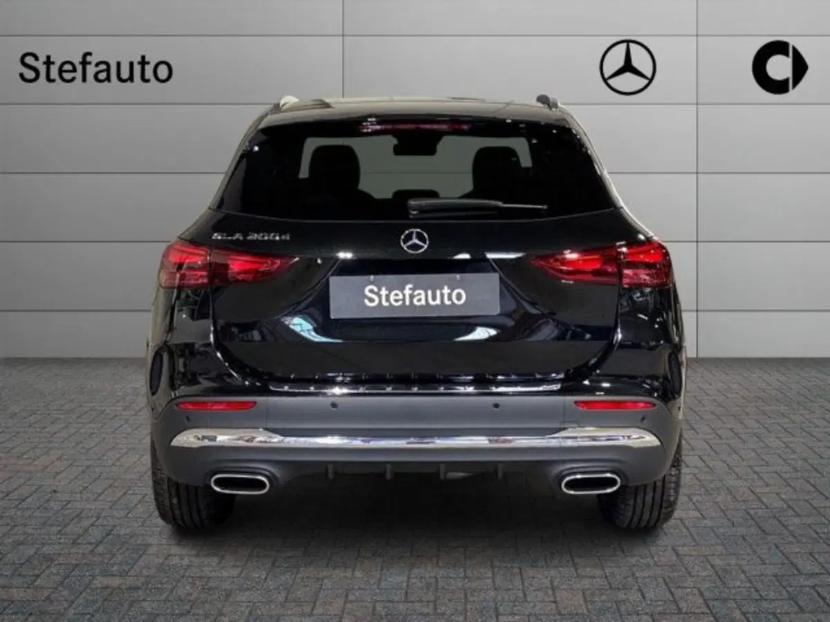 Mercedes-Benz GLA SUV nuova a Bologna (6)
