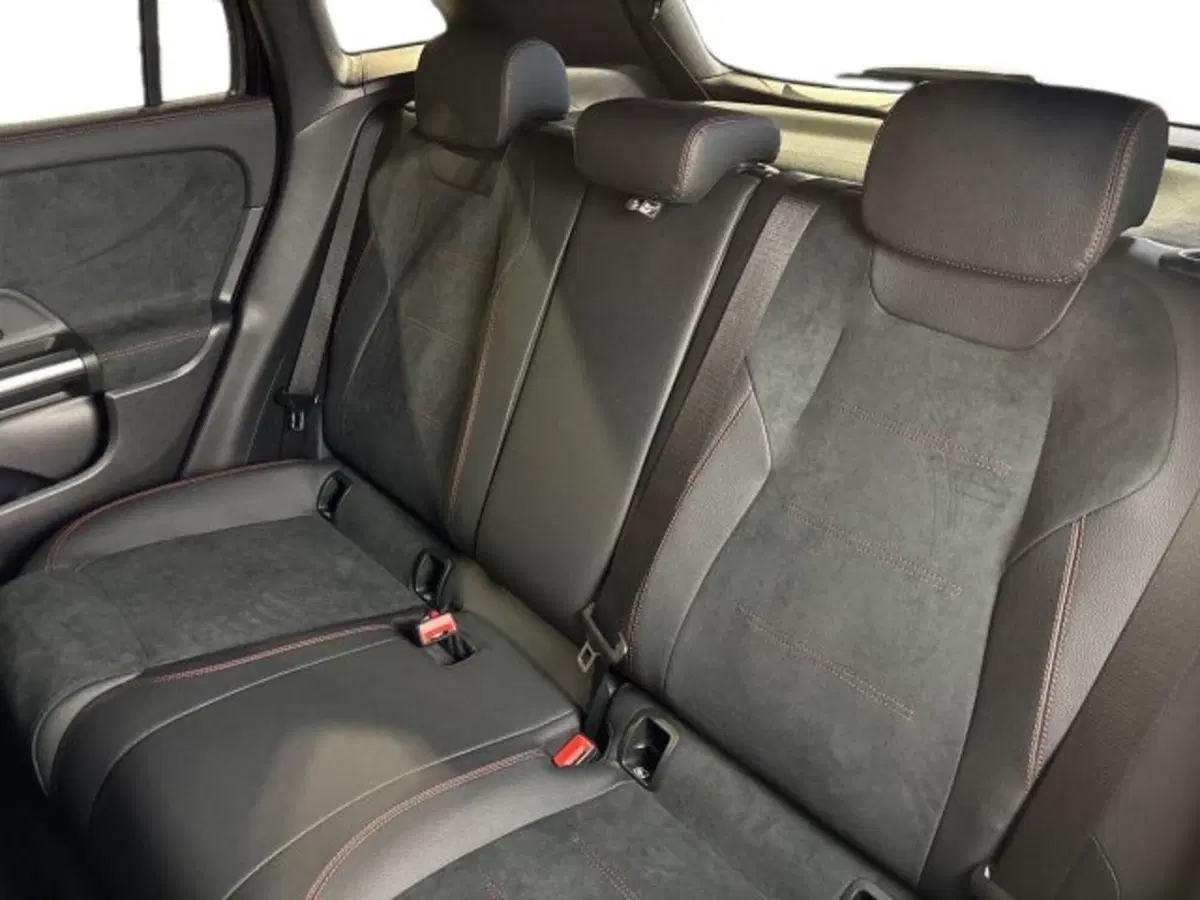 Mercedes-Benz GLA SUV nuova a Bologna (9)