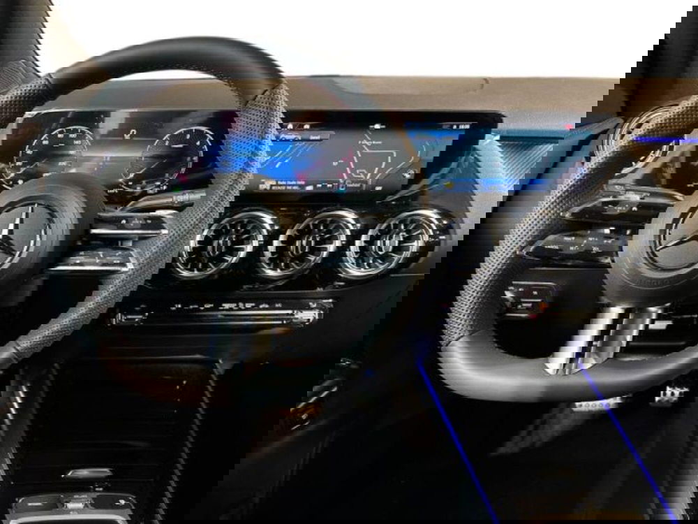 Mercedes-Benz GLA SUV nuova a Bologna (14)