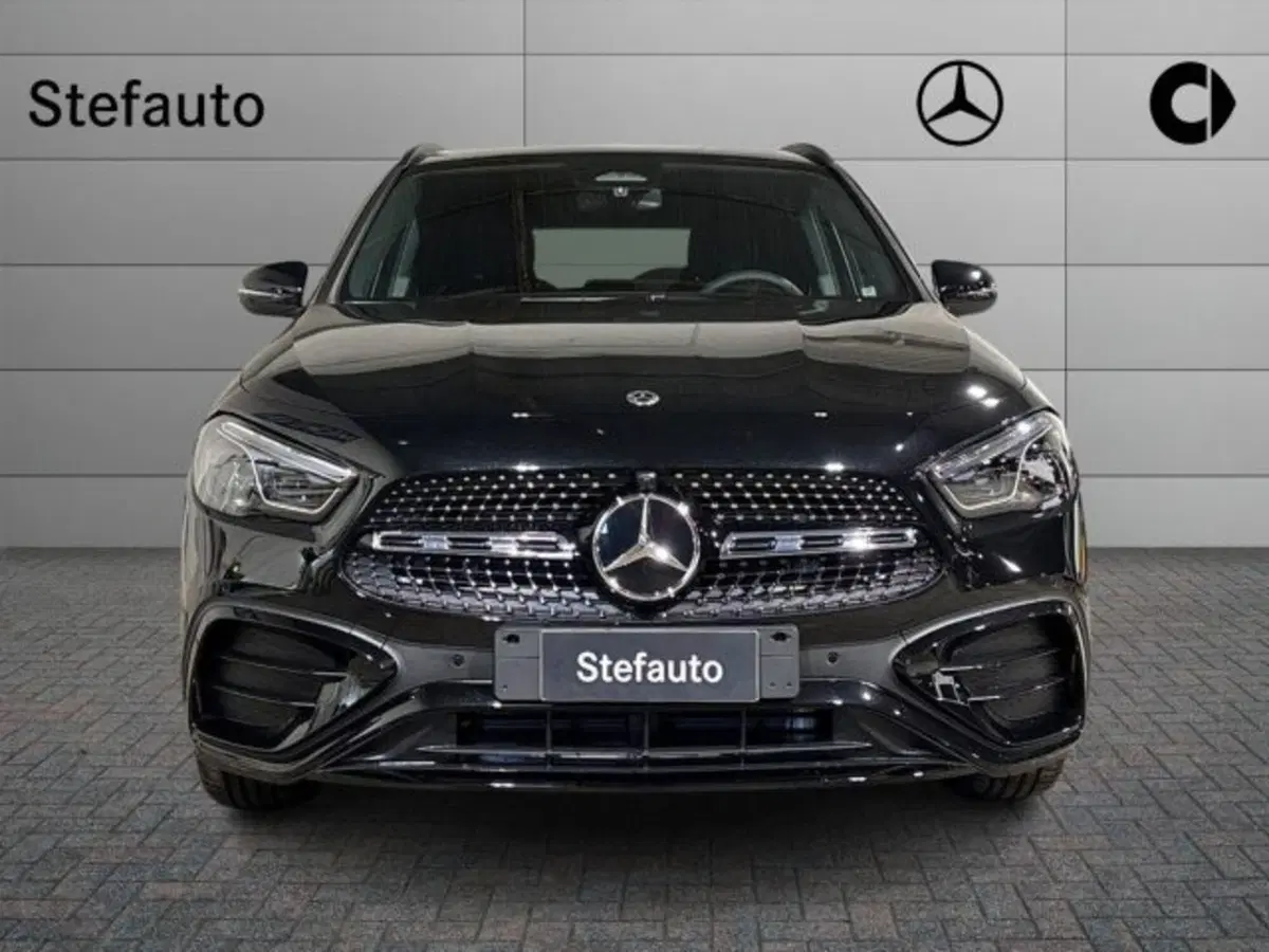Mercedes-Benz GLA SUV nuova a Bologna