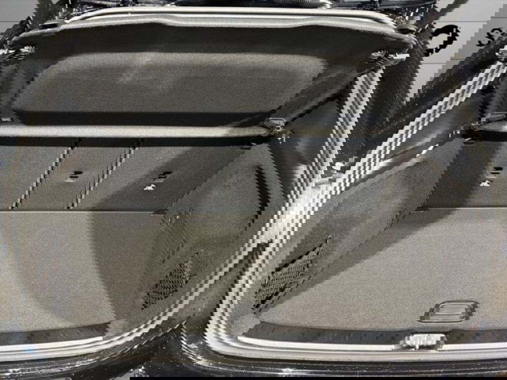 Mercedes-Benz GLA SUV nuova a Bologna (7)