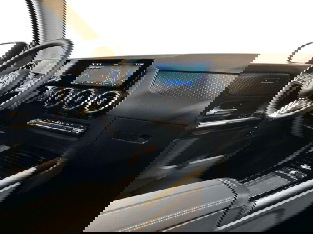 Mercedes-Benz GLA SUV nuova a Bologna (15)