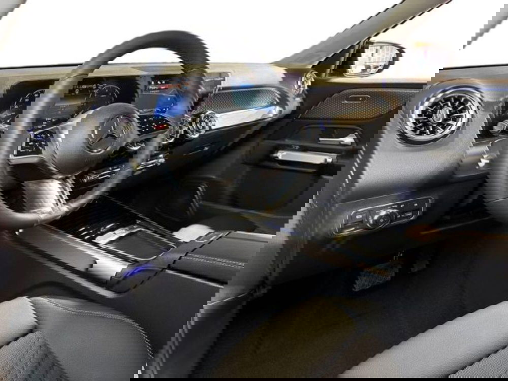 Mercedes-Benz GLB nuova a Bologna (11)