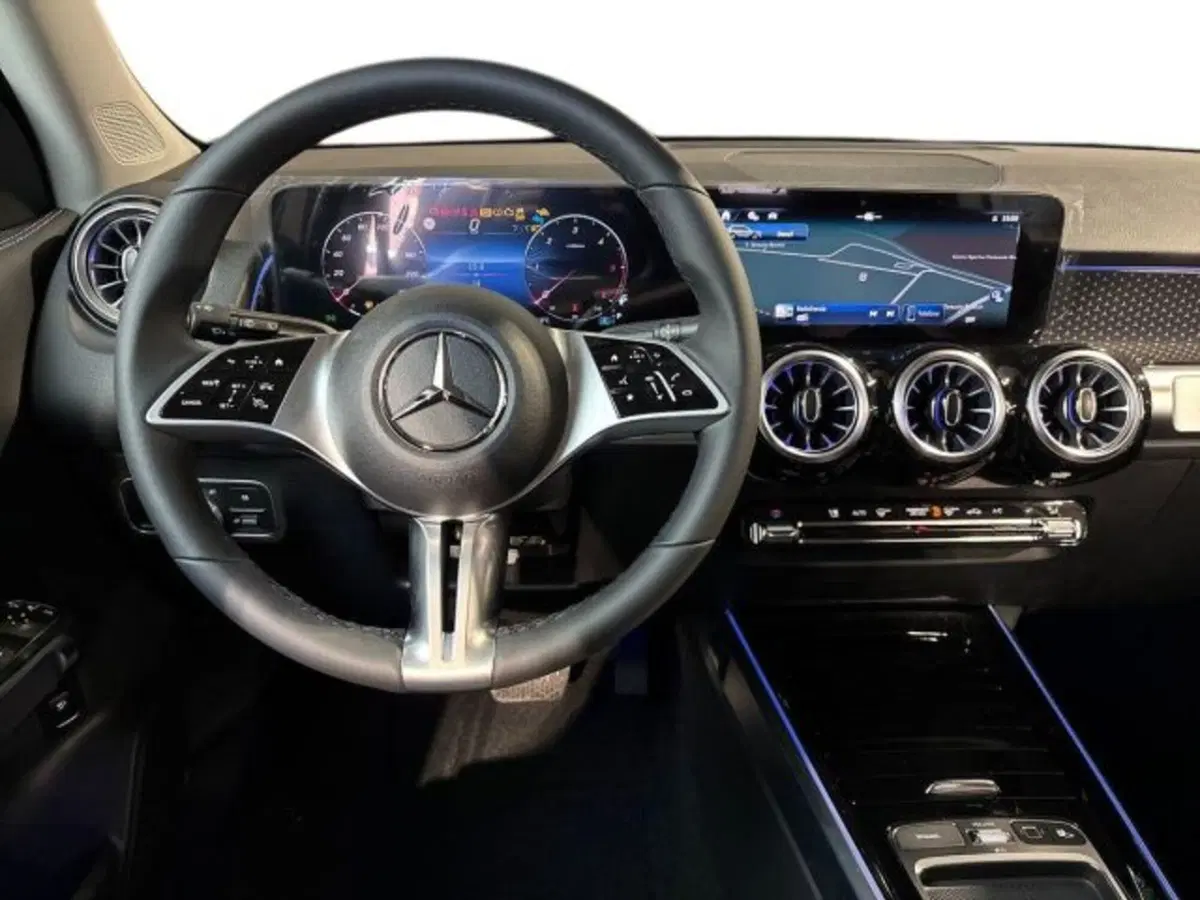 Mercedes-Benz GLB nuova a Bologna (14)
