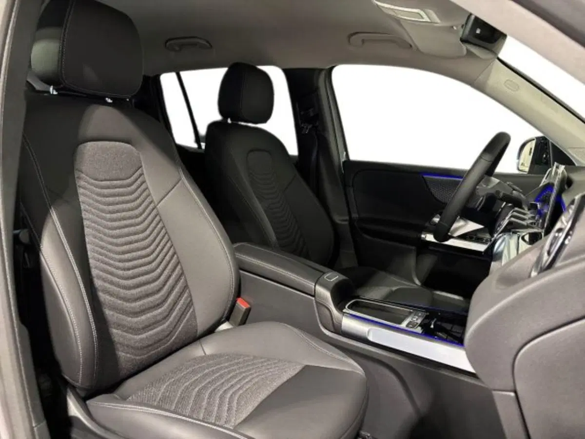 Mercedes-Benz GLB nuova a Bologna (16)