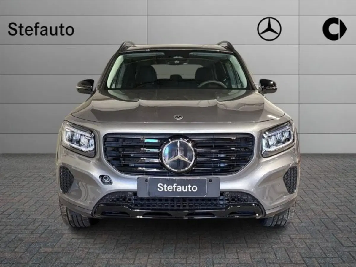 Mercedes-Benz GLB nuova a Bologna (4)