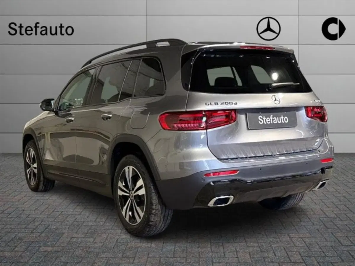 Mercedes-Benz GLB nuova a Bologna (5)