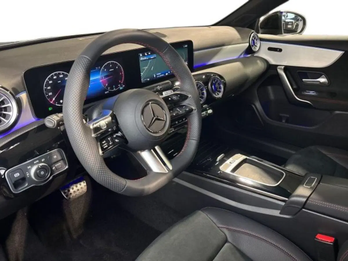 Mercedes-Benz Classe A nuova a Bologna (11)