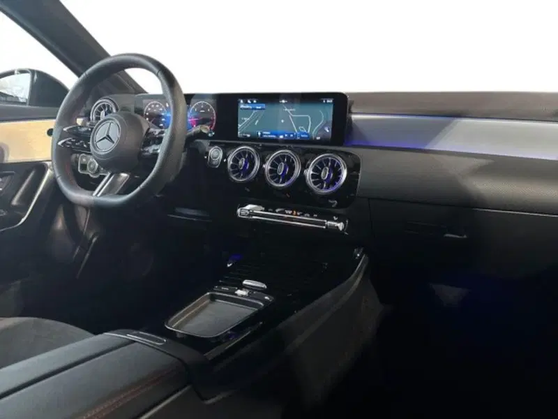 Mercedes-Benz Classe A nuova a Bologna (8)