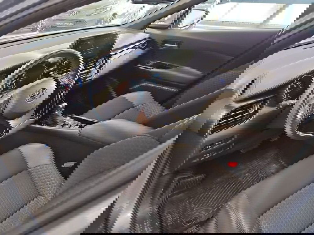 Toyota Toyota C-HR usata a Vicenza (7)
