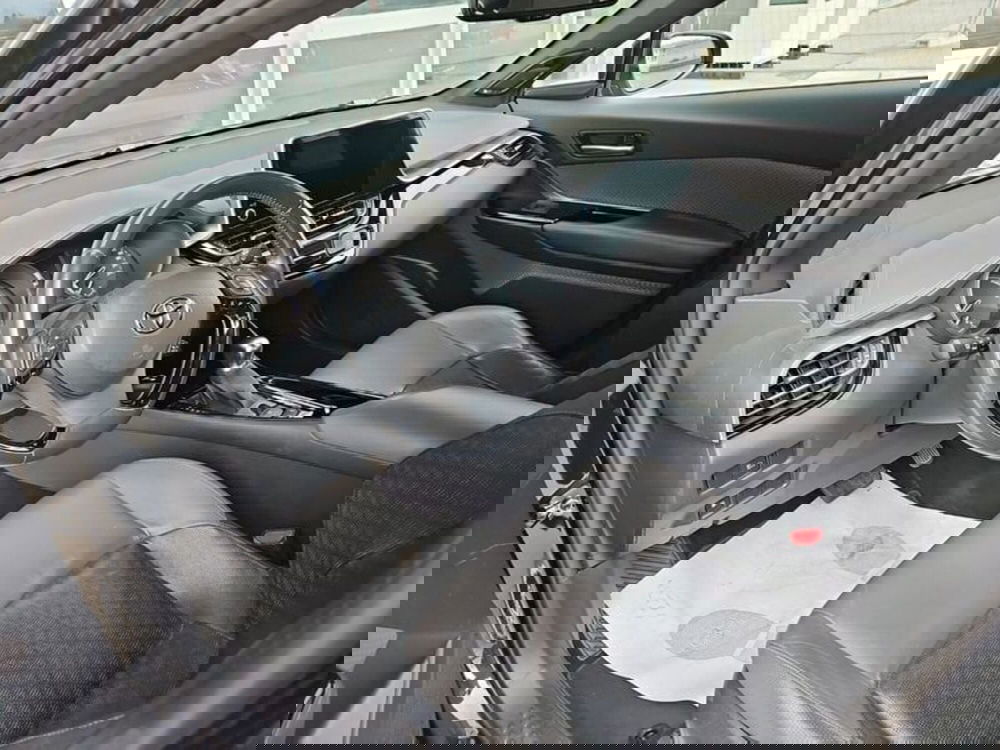Toyota Toyota C-HR usata a Vicenza (9)