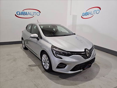 Renault Clio Full Hybrid E-Tech 140 CV 5 porte Intens del 2022 usata a Palermo