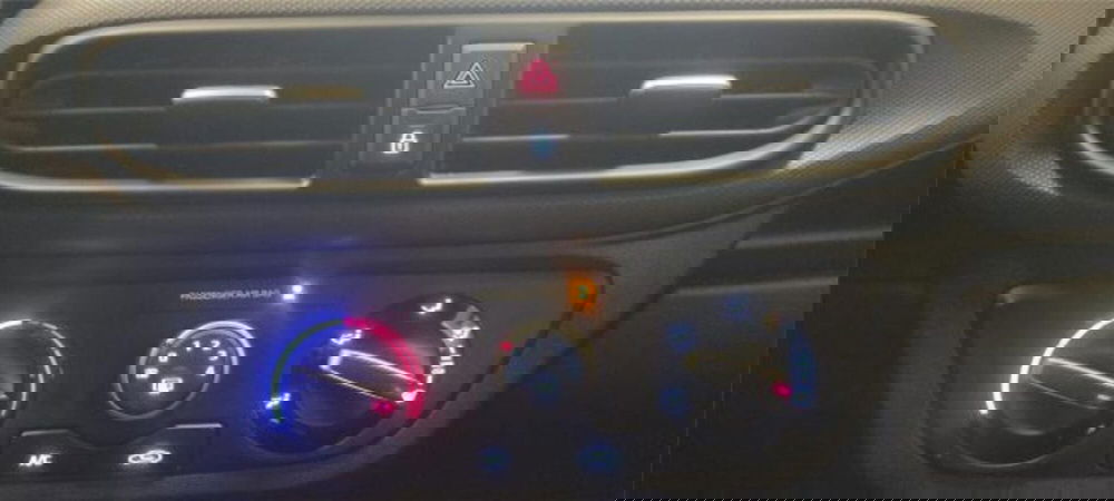 Hyundai i10 nuova a Bari (12)