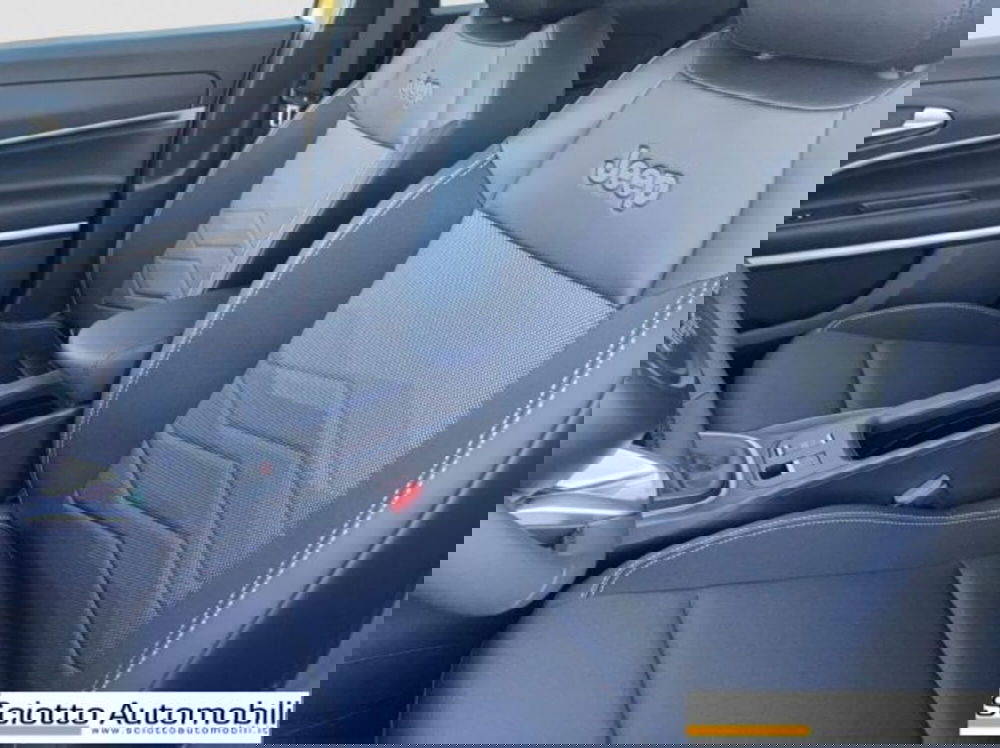 Jeep Avenger nuova a Messina (9)