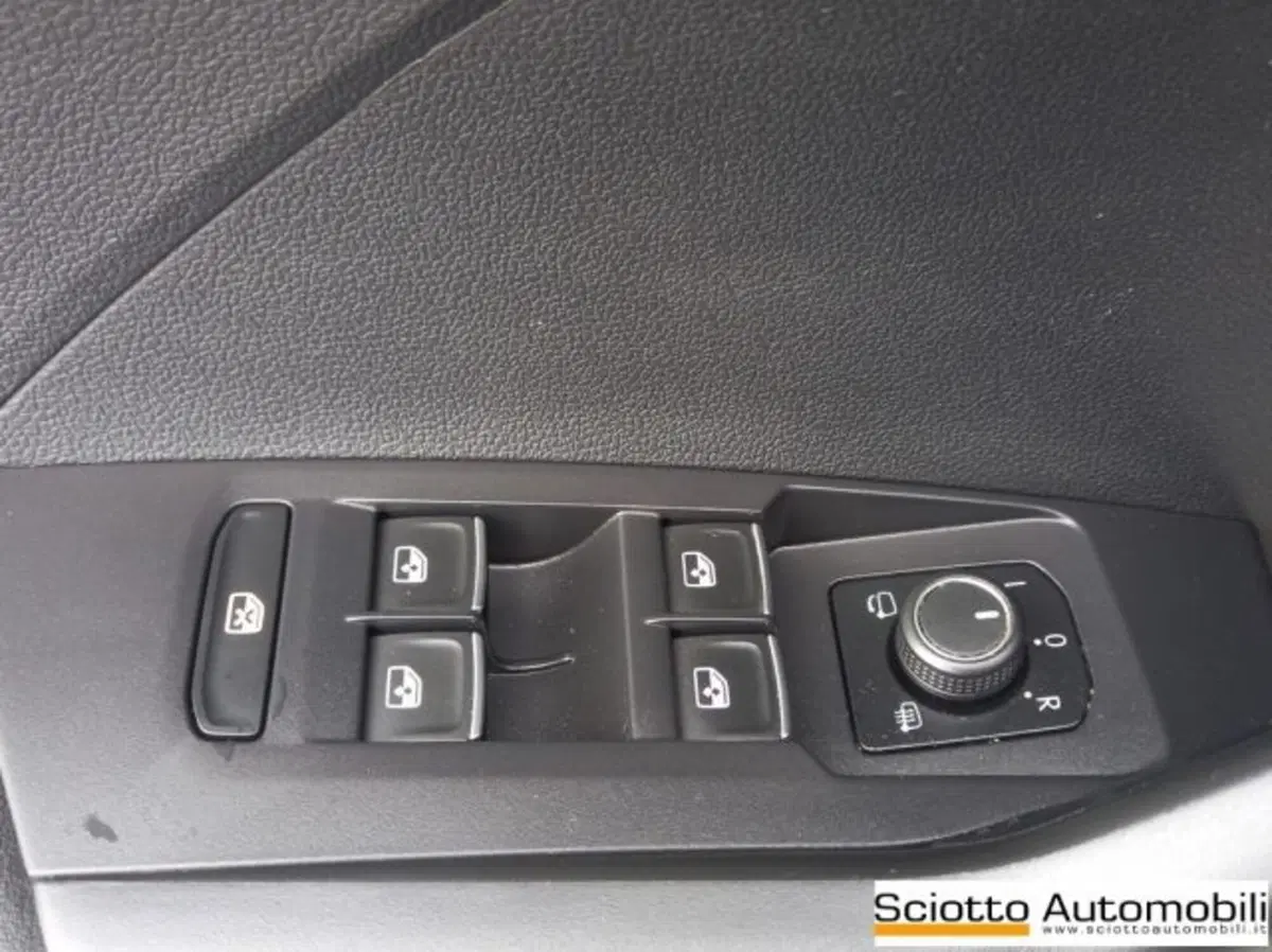 Volkswagen T-Cross usata a Messina (12)