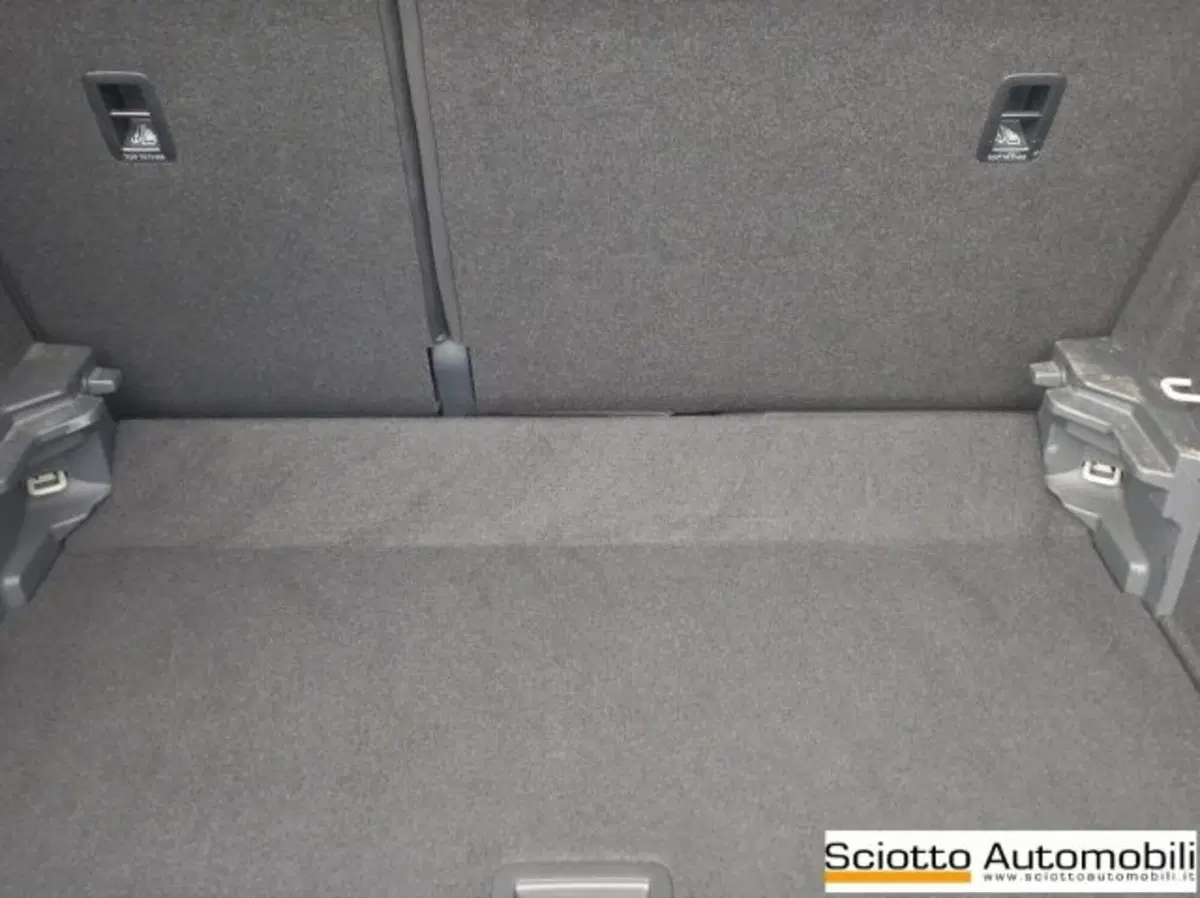 Volkswagen T-Cross usata a Messina (17)