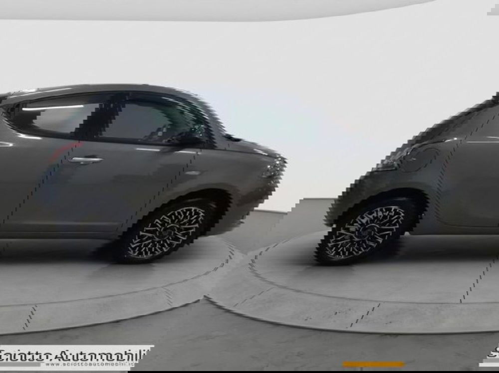 Lancia Ypsilon usata a Messina (7)