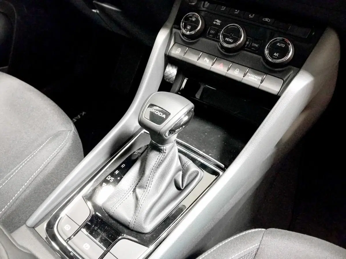 Skoda Karoq nuova a Piacenza (14)