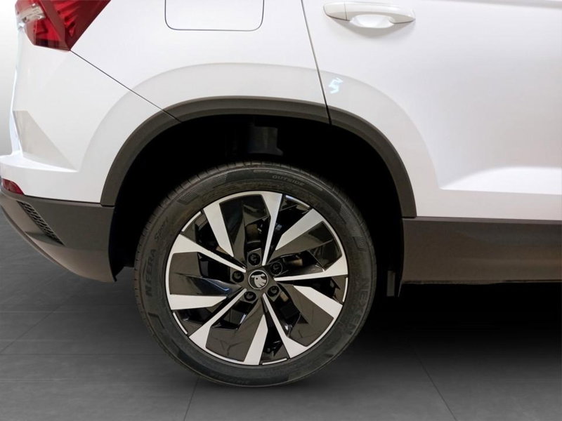 Skoda Karoq nuova a Piacenza (15)