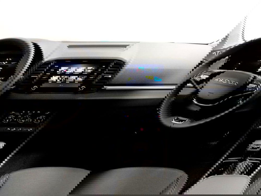 Skoda Karoq nuova a Piacenza (8)