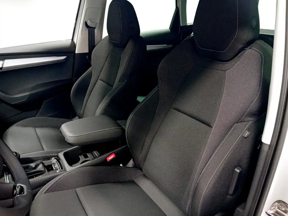 Skoda Karoq nuova a Piacenza (9)