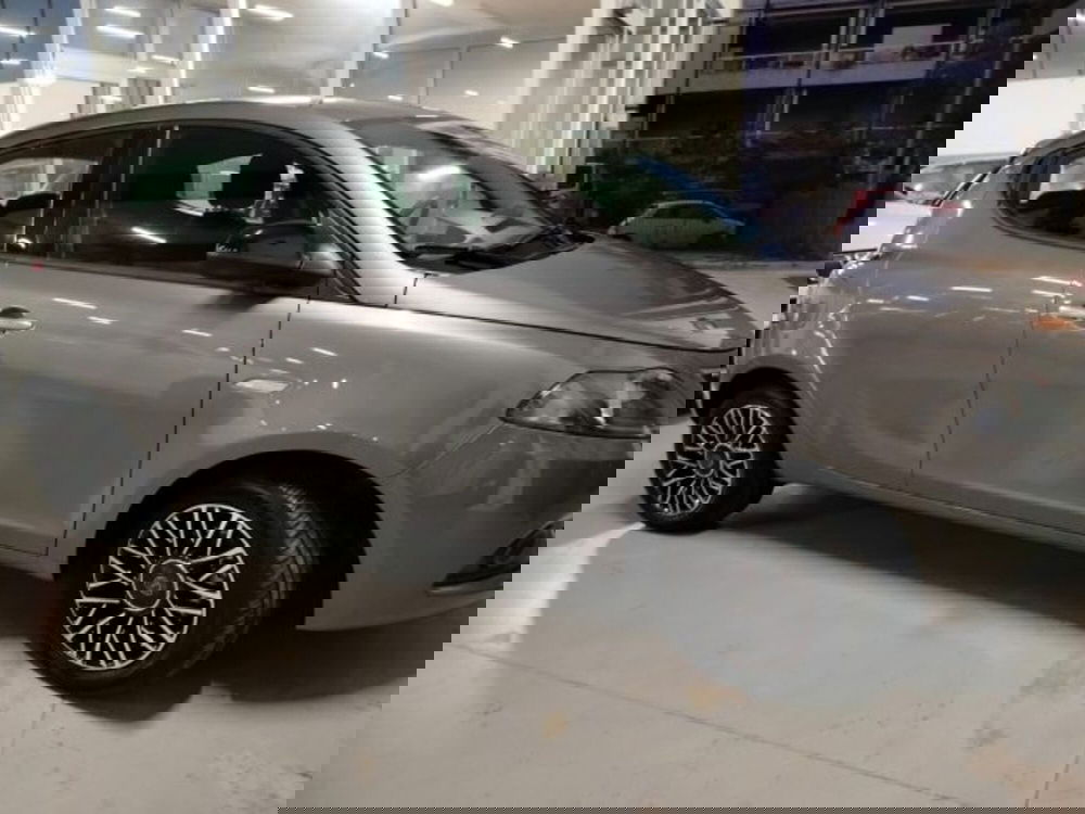 Lancia Ypsilon usata a Forlì-Cesena (6)