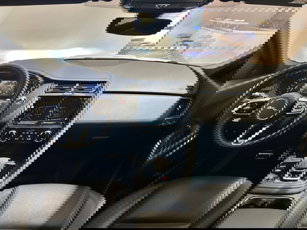 Jaguar E-Pace usata a Napoli (5)