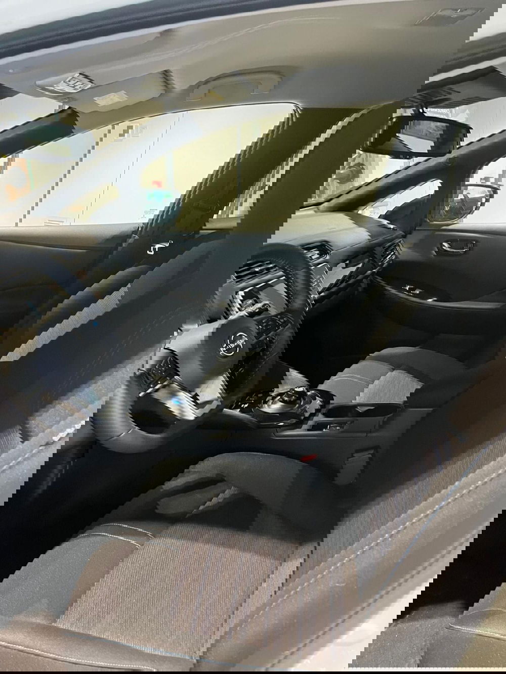 Nissan Leaf nuova a Cagliari (10)