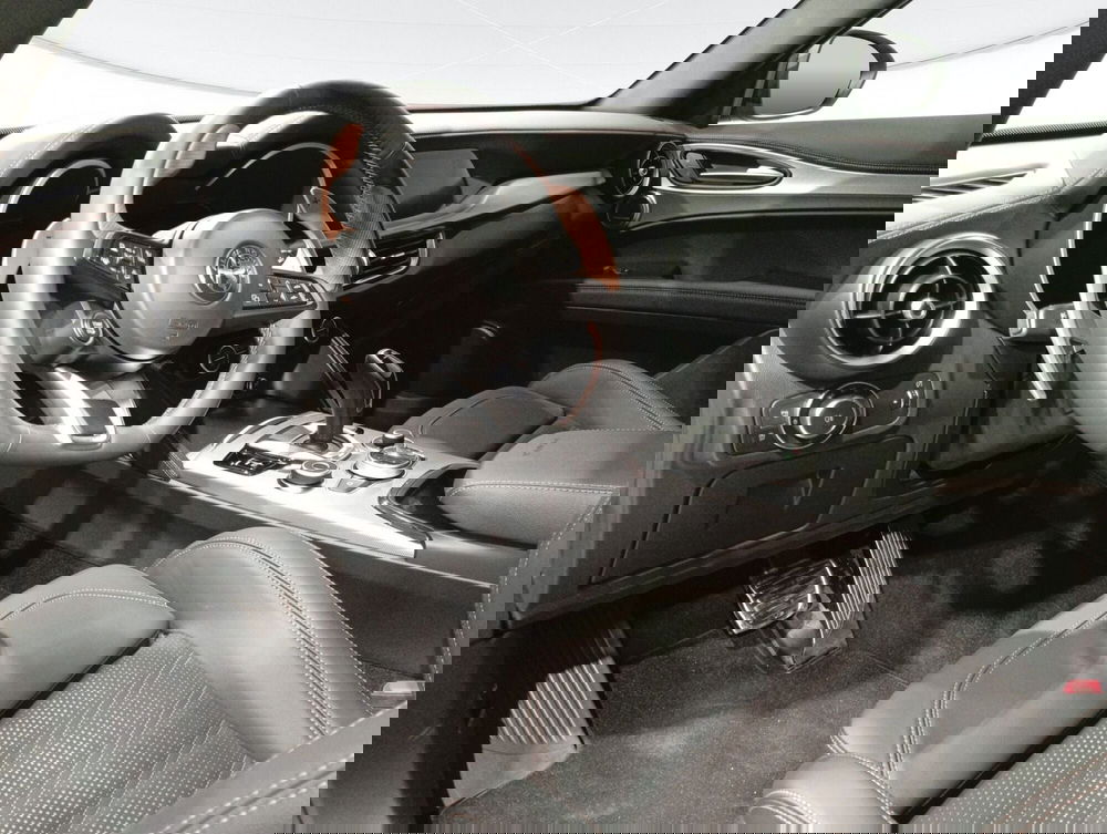Alfa Romeo Stelvio nuova a Teramo (11)