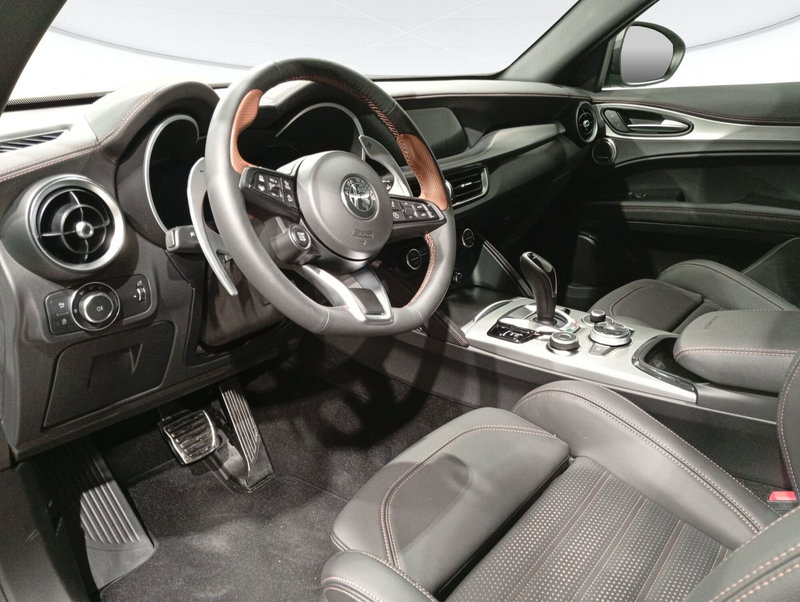 Alfa Romeo Stelvio nuova a Teramo (11)