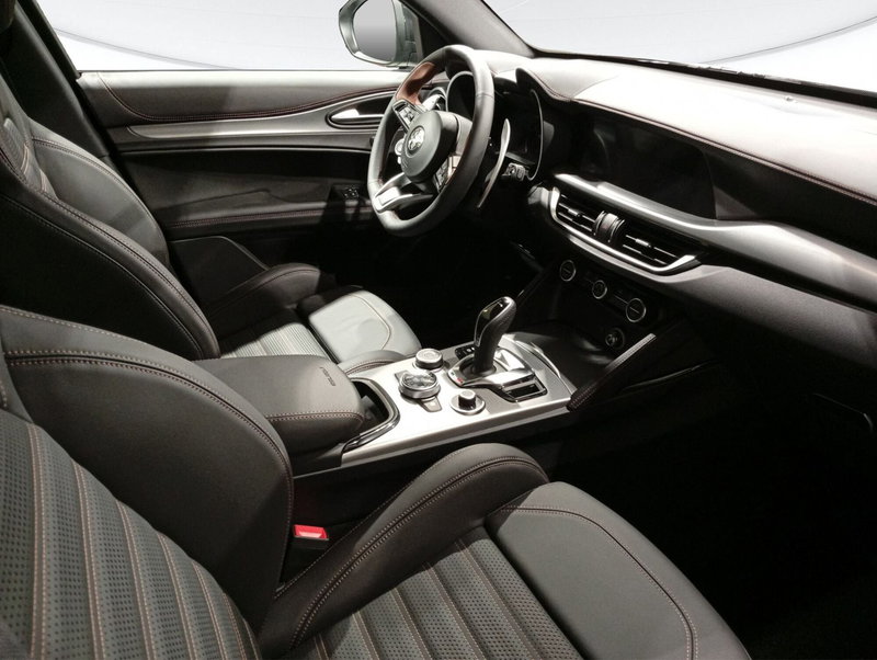 Alfa Romeo Stelvio nuova a Teramo (12)