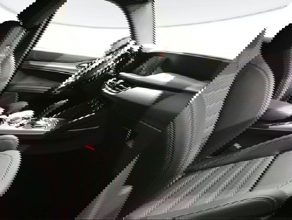 Alfa Romeo Stelvio nuova a Teramo (14)