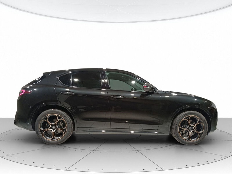 Alfa Romeo Stelvio nuova a Teramo (5)