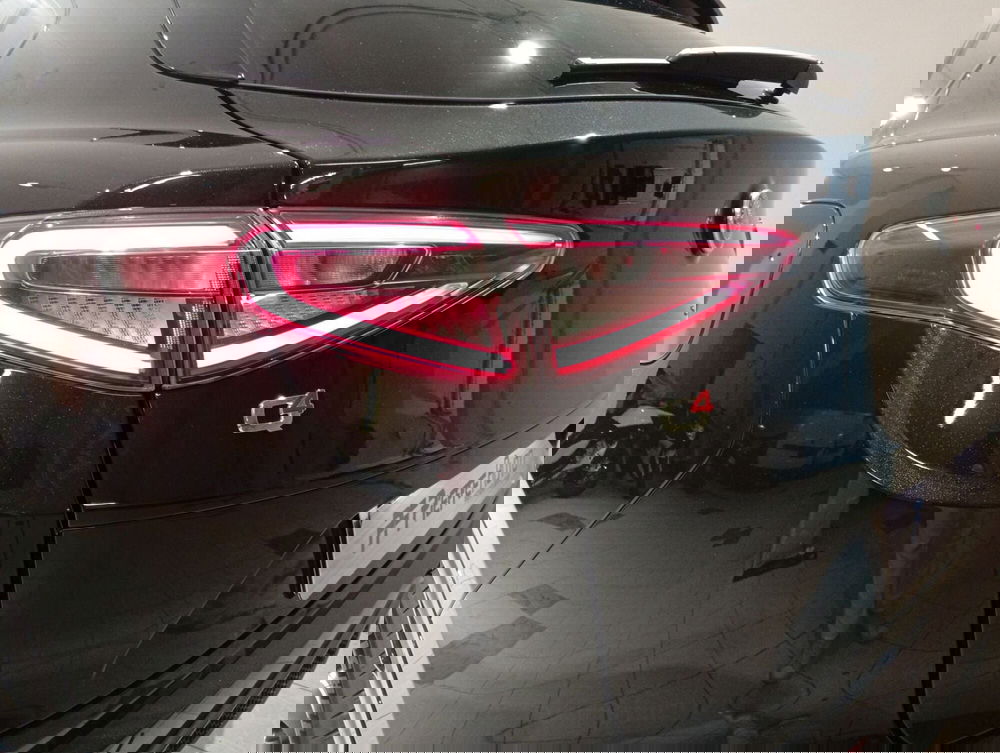 Alfa Romeo Stelvio nuova a Teramo (9)