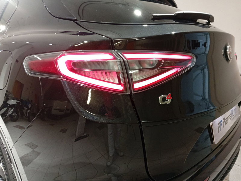 Alfa Romeo Stelvio nuova a Teramo (9)