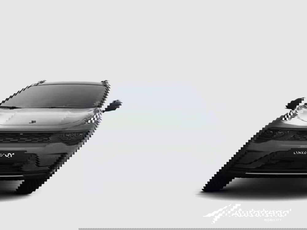 Lynk & Co 01 nuova a Bari (2)