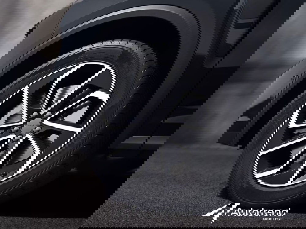 Lynk & Co 01 nuova a Bari (5)