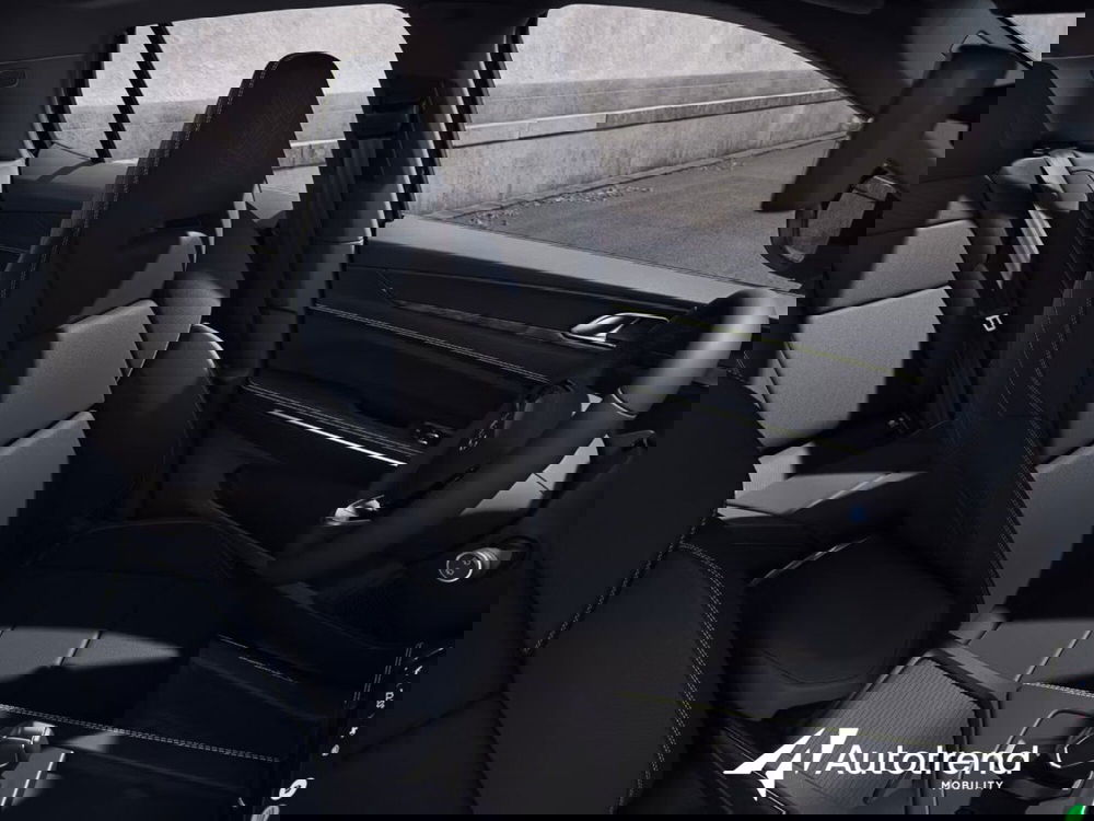 Lynk & Co 01 nuova a Bari (7)