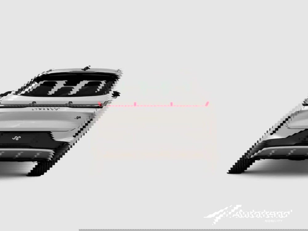 Lynk & Co 08 nuova a Bari (4)