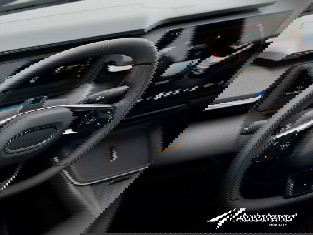 Lynk & Co 08 nuova a Bari (6)