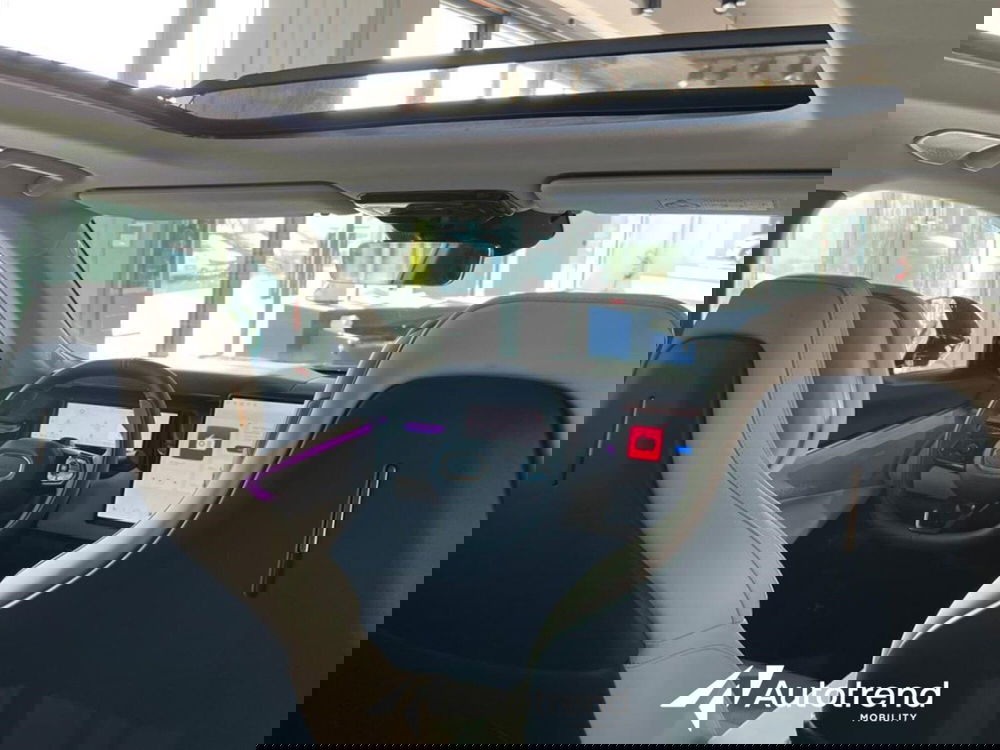 Lynk & Co 08 nuova a Bari (10)