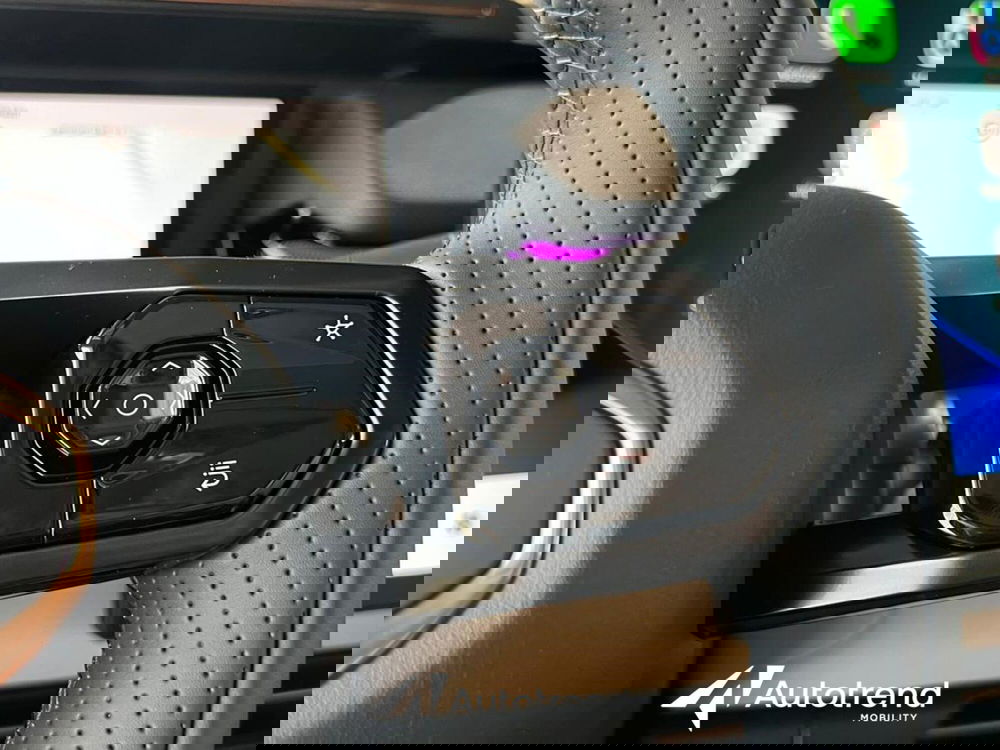 Lynk & Co 08 nuova a Bari (14)