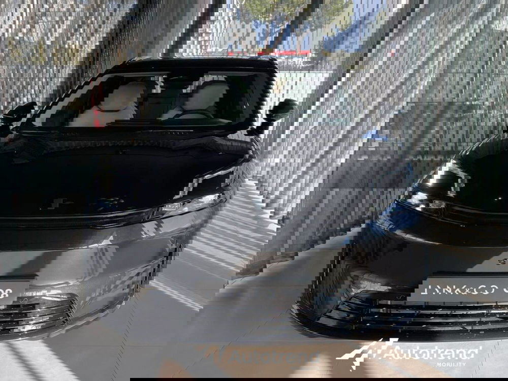 Lynk & Co 08 nuova a Bari (3)