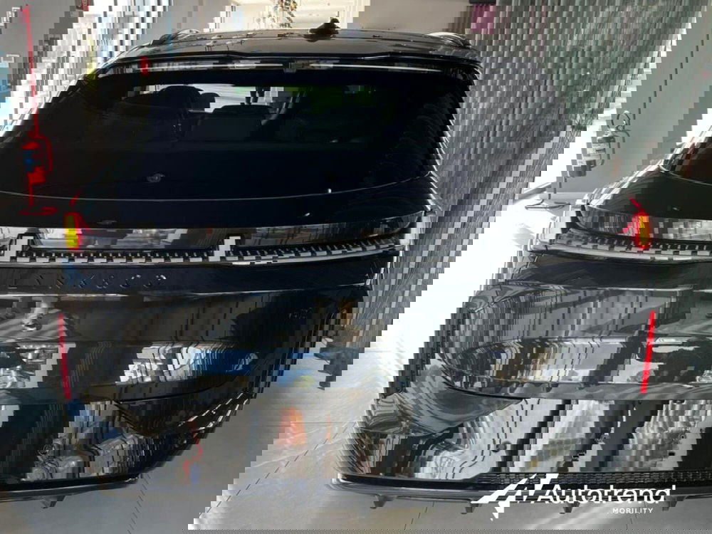 Lynk & Co 08 nuova a Bari (4)