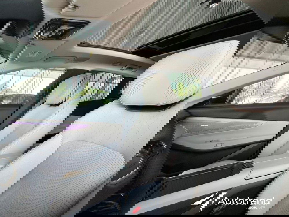 Lynk & Co 08 nuova a Bari (6)