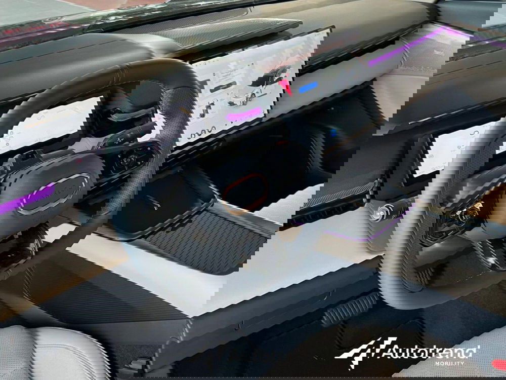 Lynk & Co 08 nuova a Bari (7)