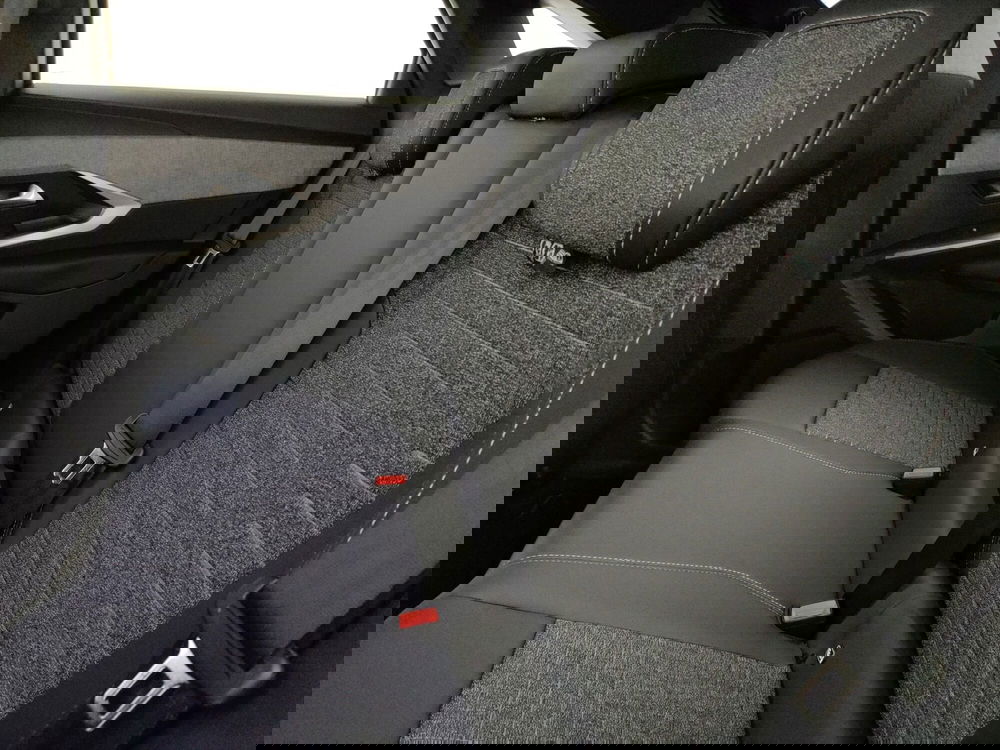 Peugeot 3008 nuova a Caserta (16)