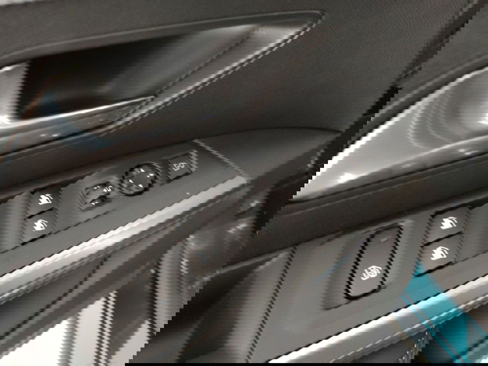 Peugeot 3008 nuova a Caserta (17)